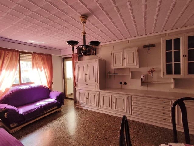Piso de 3 habitaciones en Dénia en venta - 220.000 € (Ref: 9834830)