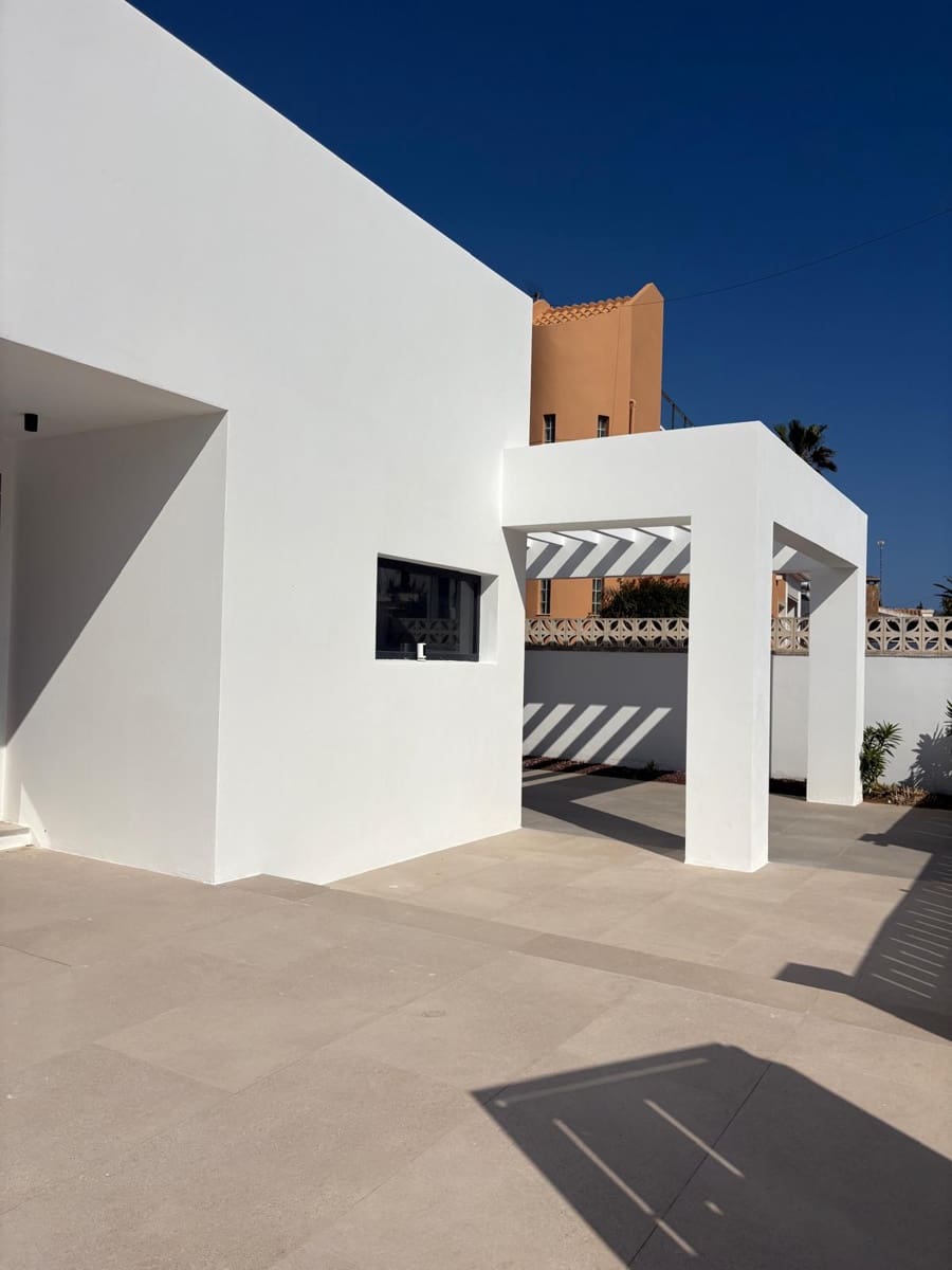 3 soveværelse Villa til salg i Denia - € 1.190.000 (Ref: 9849490)