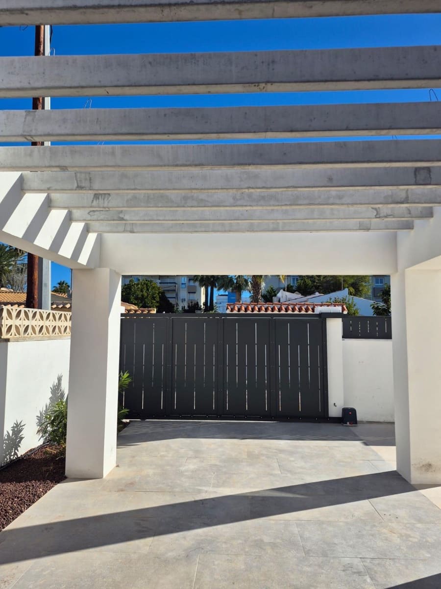 3 soveværelse Villa til salg i Denia - € 1.190.000 (Ref: 9849490)