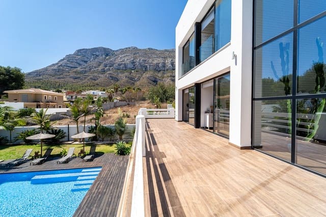 4 Zimmer Villa zu verkaufen in Dénia mit Pool Garage - 1.370.000 € (Ref: 9883895)