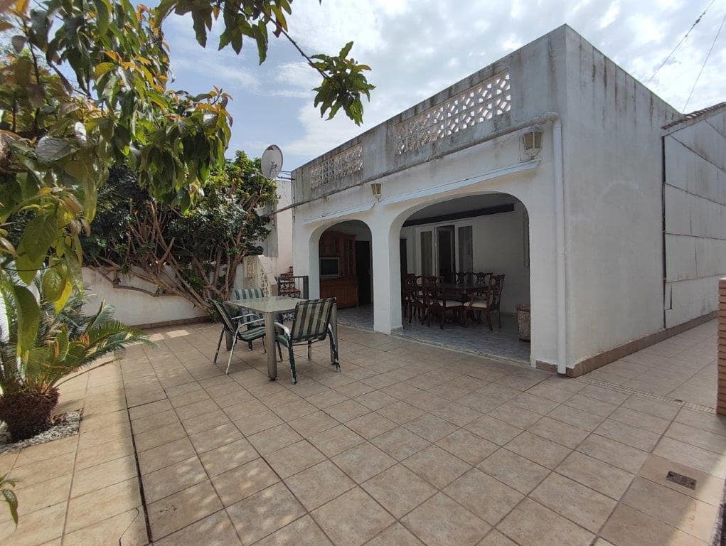 2 sovrum Radhus till salu i Denia med garage - 270 000 € (Ref: 9921420)