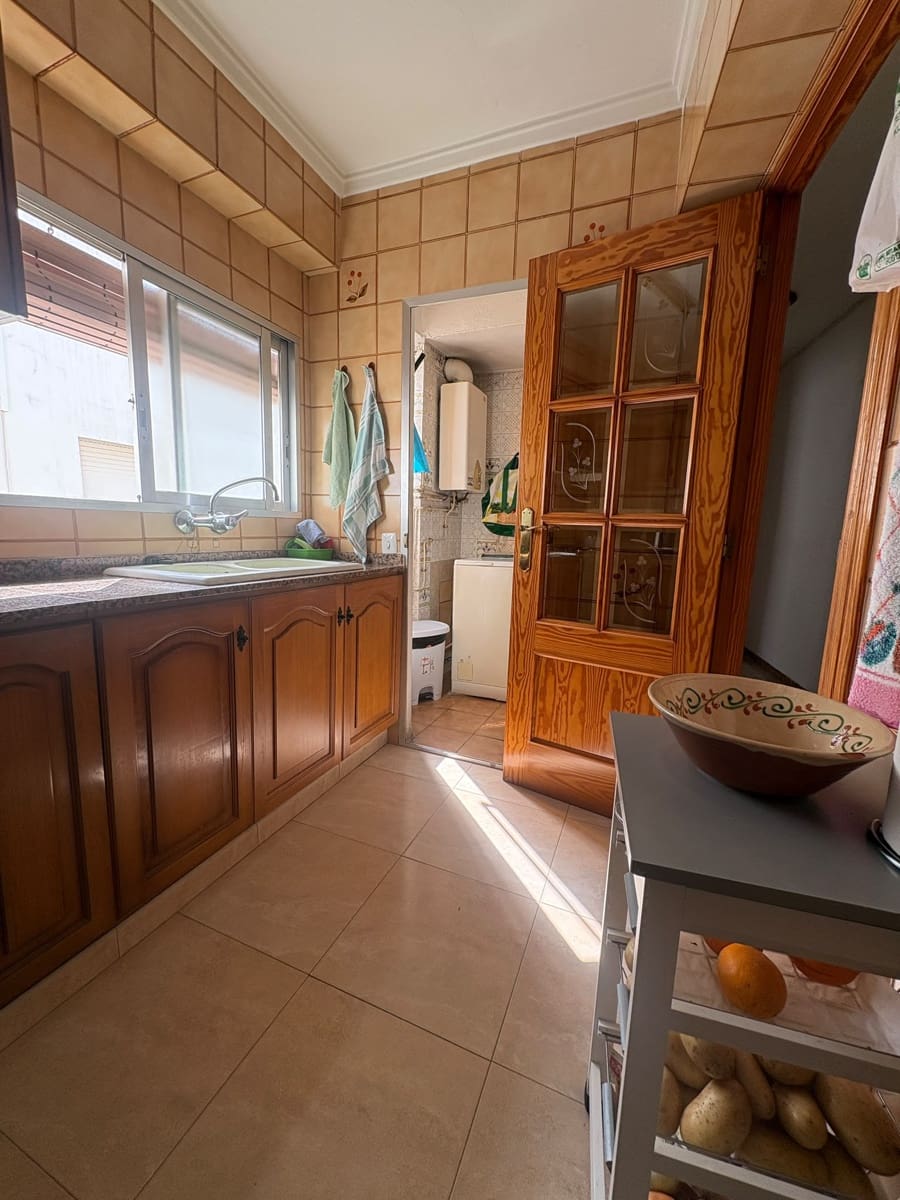 4 sovrum Lägenhet till salu i Denia - 210 000 € (Ref: 9979280)
