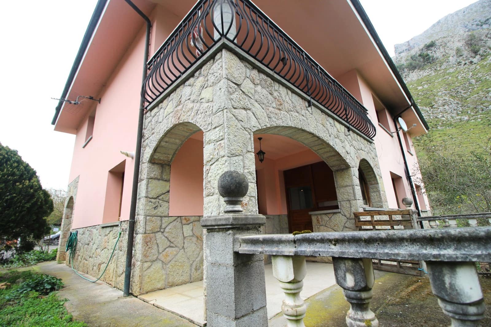 5 soveværelse Finca/Landehus til salg i Amieva med garage - € 290.000 (Ref: 8873243)