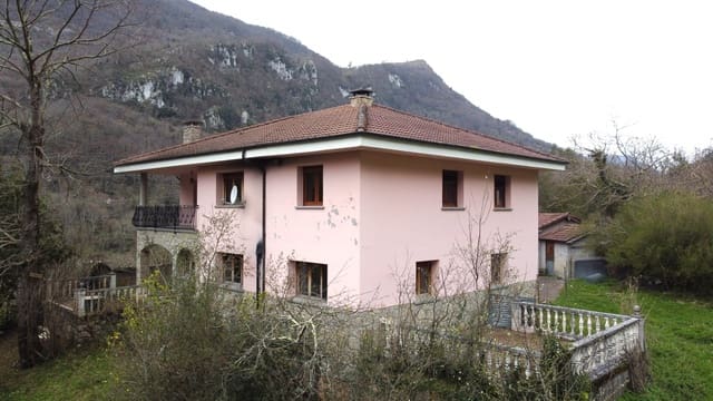 5 sypialnia Finka/Dom wiejski na sprzedaż w Amieva z garażem - 290 000 € (Ref: 8873243)