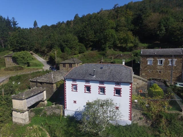 8 bedroom Finca/Country House for sale in Taramundi - € 240,000 (Ref: 8895901)