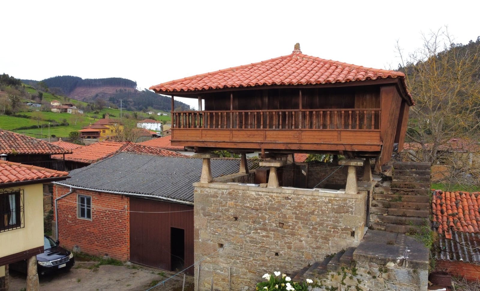 4 soverom Finca/Herregård til salgs i Salas med garasje - € 235 000 (Ref: 8945582)