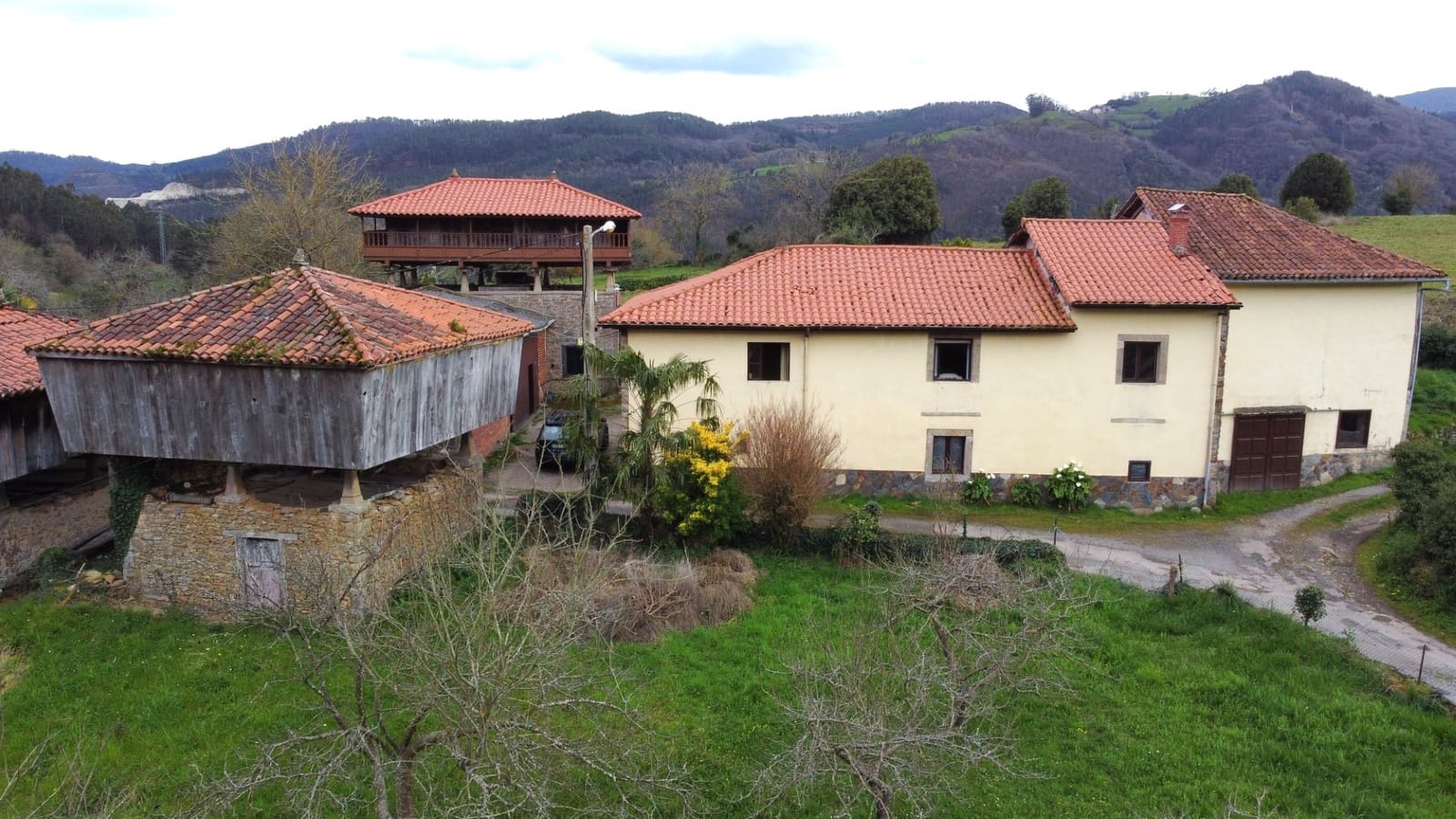 4 soverom Finca/Herregård til salgs i Salas med garasje - € 235 000 (Ref: 8945582)