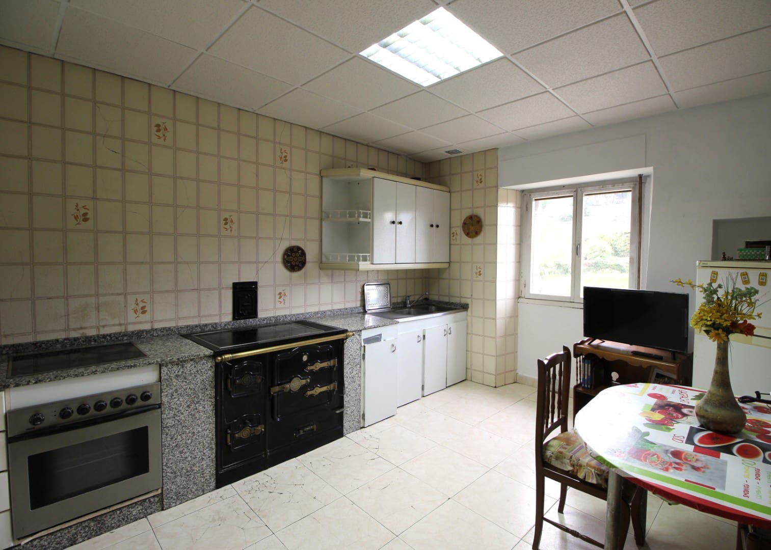 4 soverom Finca/Herregård til salgs i Salas med garasje - € 235 000 (Ref: 8945582)