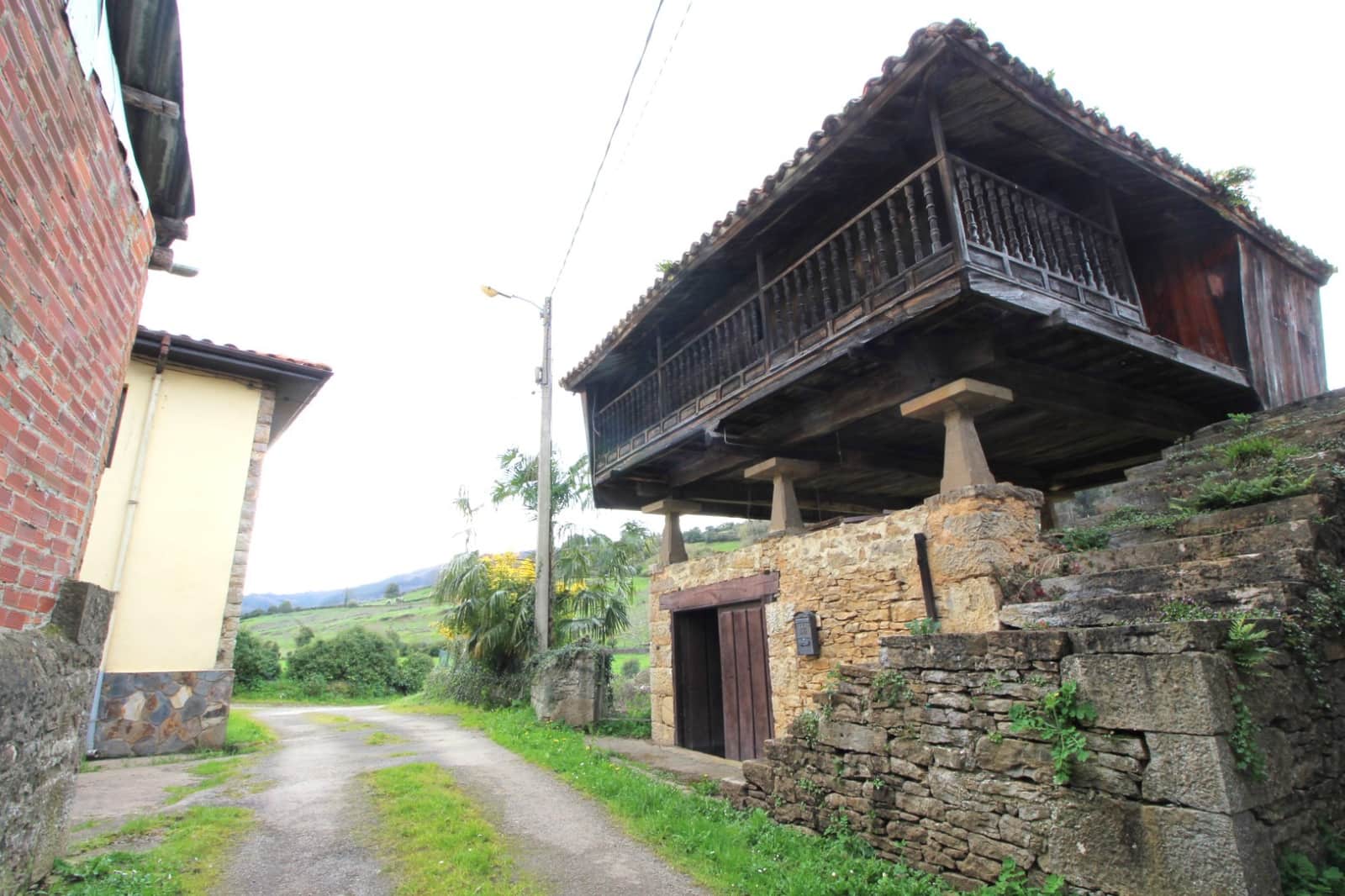 4 soverom Finca/Herregård til salgs i Salas med garasje - € 235 000 (Ref: 8945582)