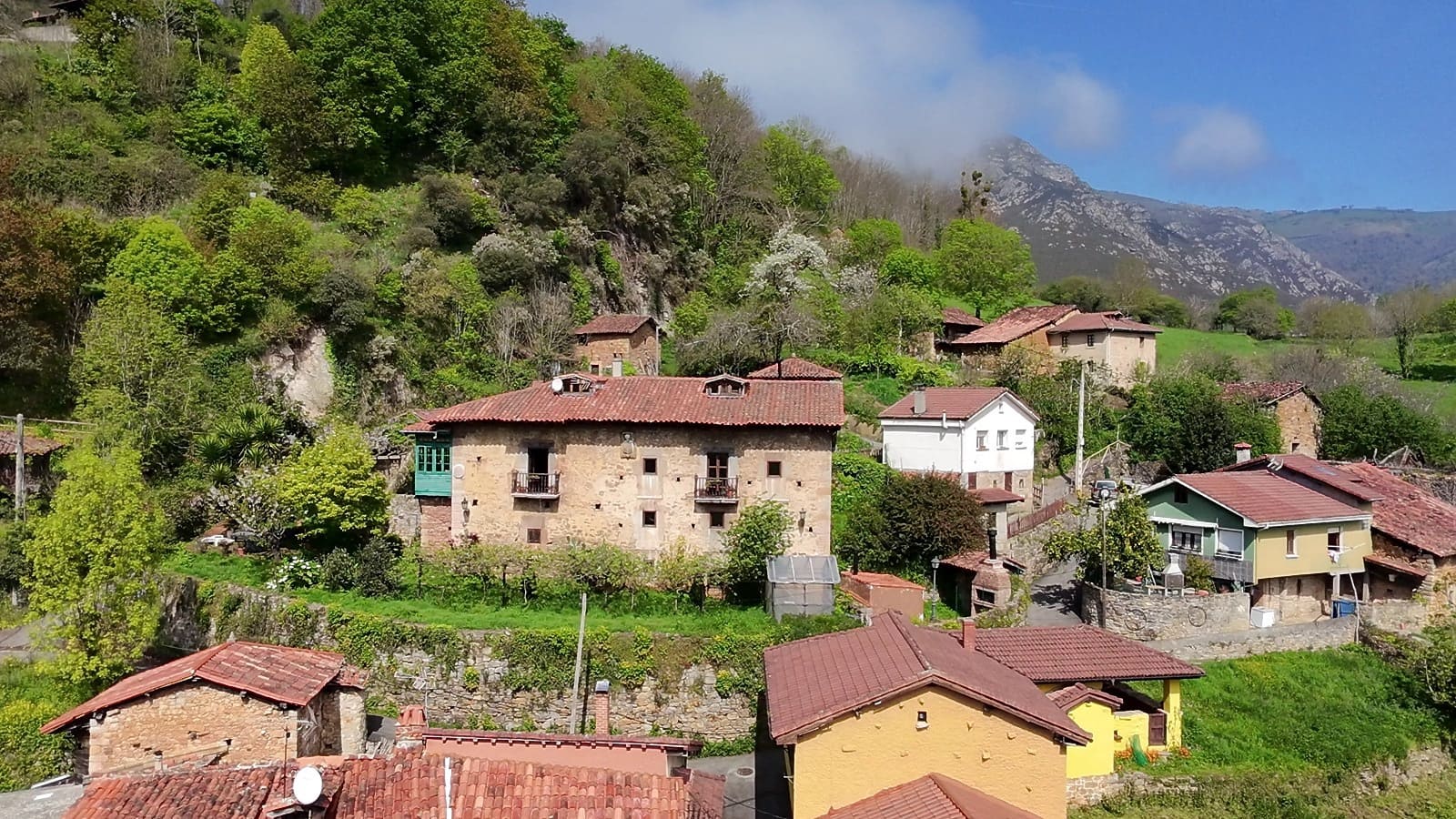 4 soveværelse Finca/Landehus til salg i Proaza - € 420.000 (Ref: 8969013)