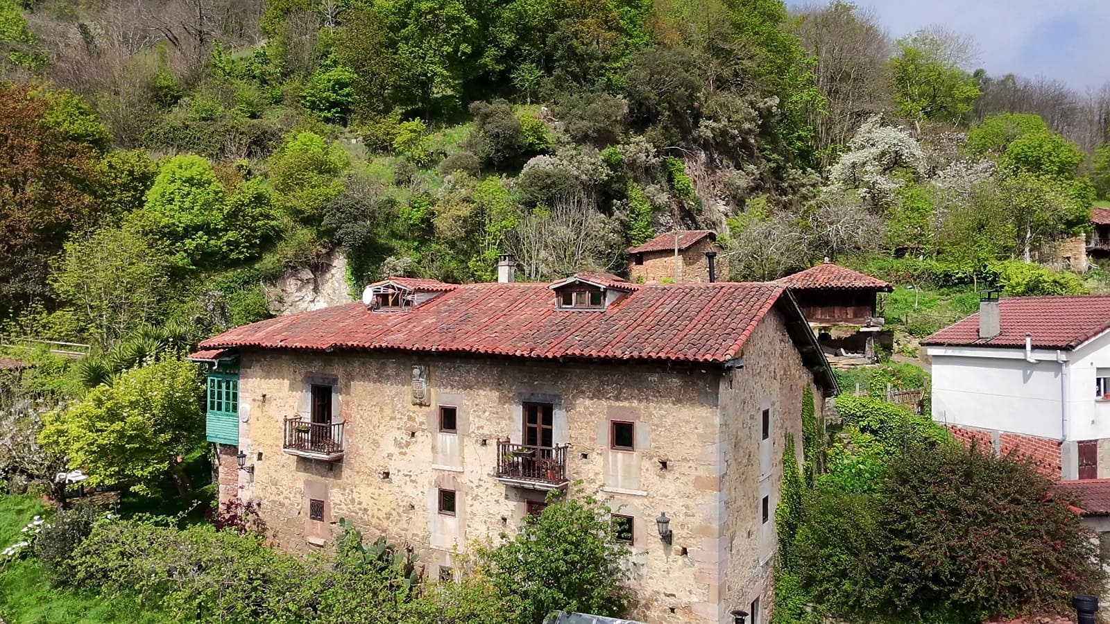 4 soveværelse Finca/Landehus til salg i Proaza - € 420.000 (Ref: 8969013)