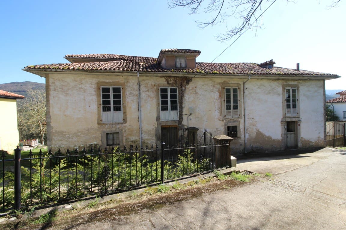 13 sovrum Finca/Hus på landet till salu i Pravia med garage - 370 000 € (Ref: 8971015)