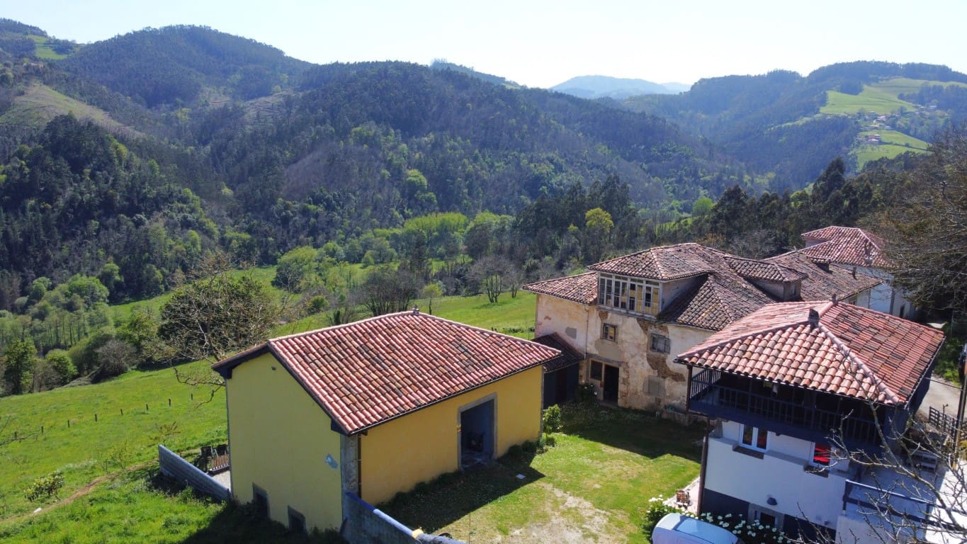 13 sovrum Finca/Hus på landet till salu i Pravia med garage - 370 000 € (Ref: 8971015)