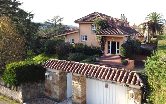 4 slaapkamer Villa te koop in Gijón met zwembad garage - € 1.100.000 (Ref: 9000250)