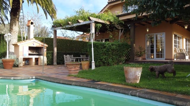 4 slaapkamer Villa te koop in Gijón met zwembad garage - € 1.100.000 (Ref: 9000250)