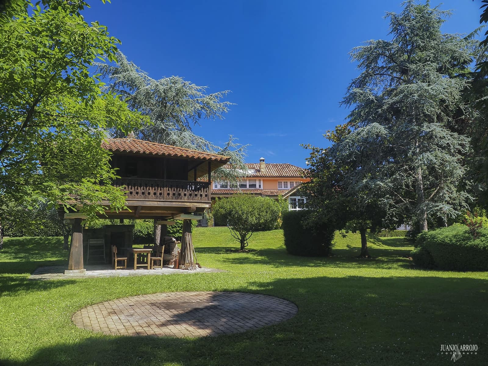 4 soveværelse Villa til salg i Gijon med swimmingpool garage - € 1.100.000 (Ref: 9000250)