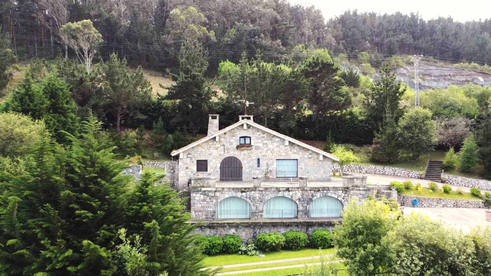 5 soveværelse Villa til salg i Llanes med garage - € 1.050.000 (Ref: 9022043)