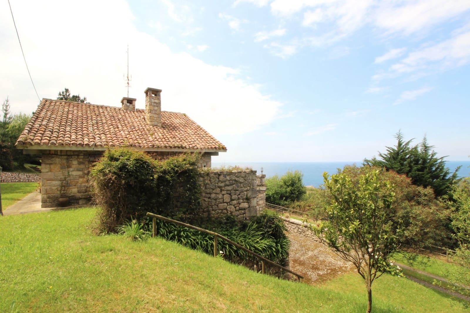 5 soveværelse Villa til salg i Llanes med garage - € 1.050.000 (Ref: 9022043)