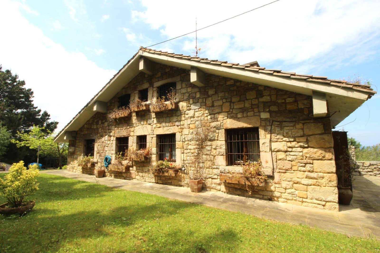 5 soveværelse Villa til salg i Llanes med garage - € 1.050.000 (Ref: 9022043)