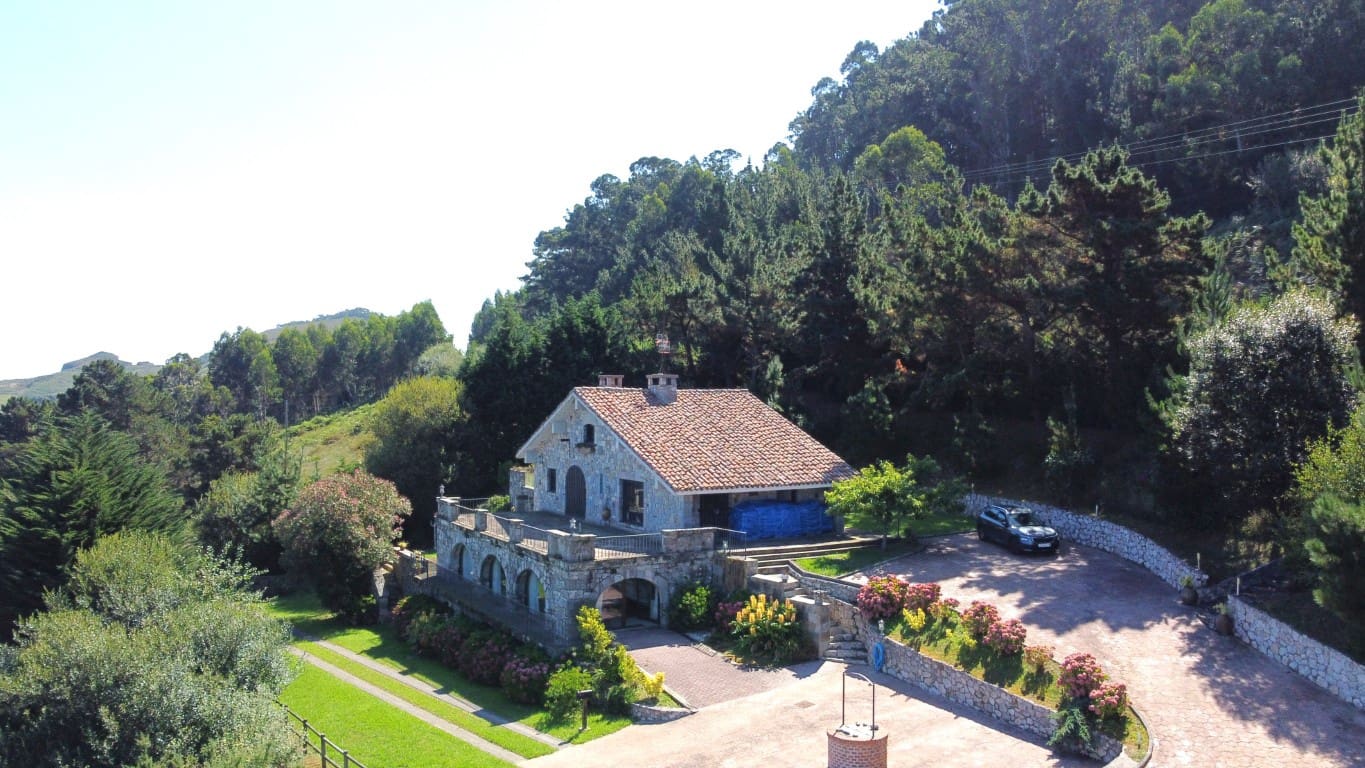 5 soveværelse Villa til salg i Llanes med garage - € 1.050.000 (Ref: 9022043)