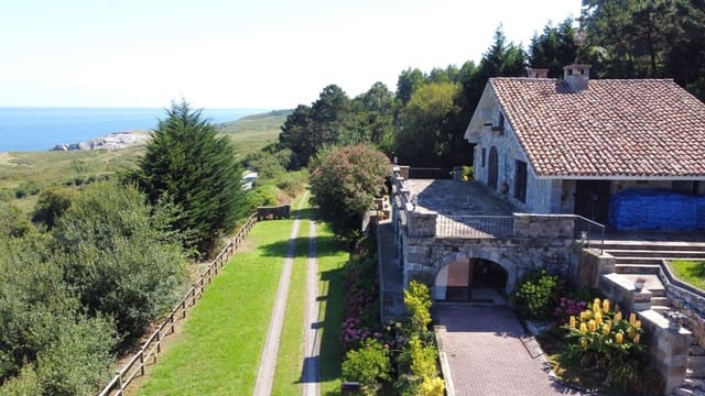 5 soverom Villa til salgs i Llanes med garasje - € 1 050 000 (Ref: 9022043)