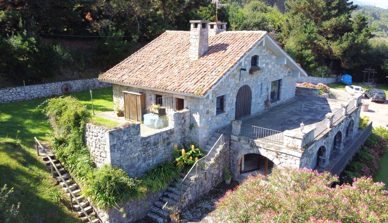 5 soveværelse Villa til salg i Llanes med garage - € 1.050.000 (Ref: 9022043)