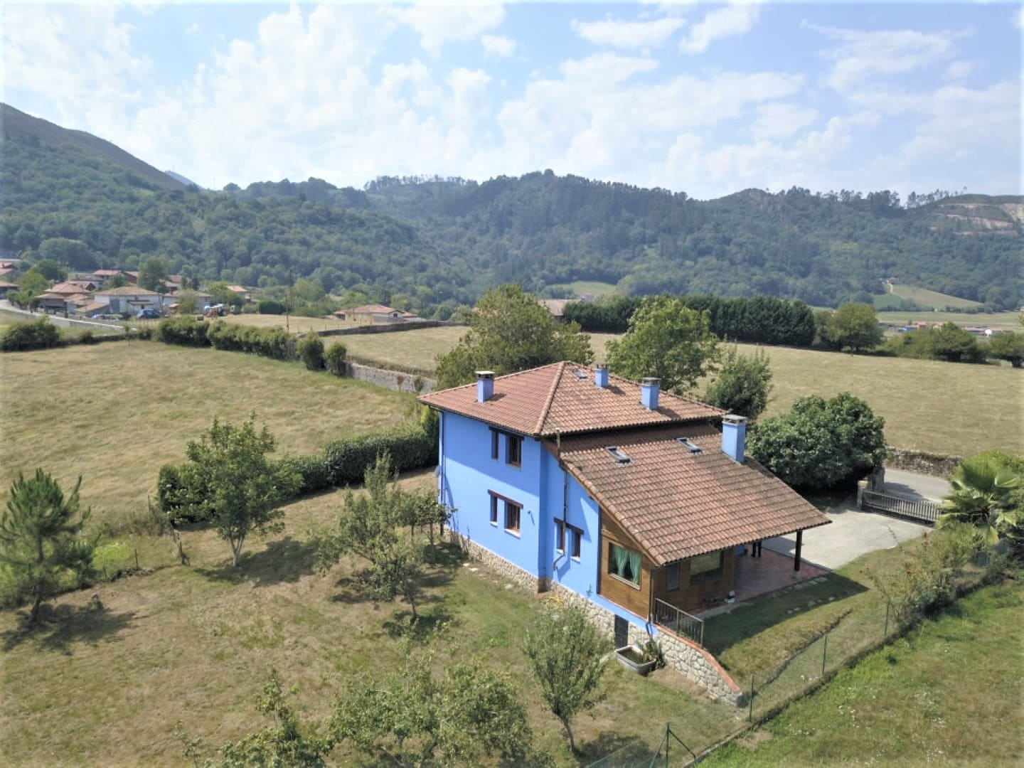 4 soveværelse Finca/Landehus til salg i Cangas de Onis med garage - € 420.000 (Ref: 9033469)