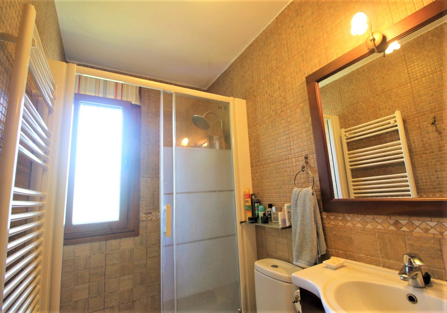 4 soveværelse Finca/Landehus til salg i Cangas de Onis med garage - € 420.000 (Ref: 9033469)