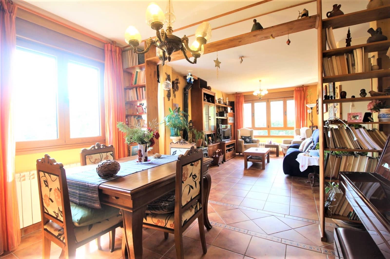 4 soveværelse Finca/Landehus til salg i Cangas de Onis med garage - € 420.000 (Ref: 9033469)