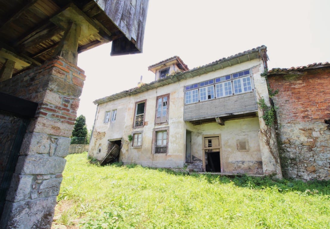 5 soveværelse Finca/Landehus til salg i Castrillon med garage - € 185.000 (Ref: 9033552)