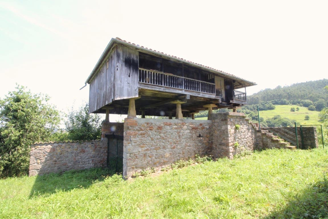 5 soveværelse Finca/Landehus til salg i Castrillon med garage - € 185.000 (Ref: 9033552)