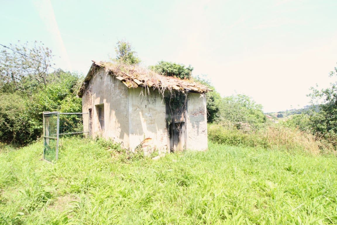 5 soveværelse Finca/Landehus til salg i Castrillon med garage - € 185.000 (Ref: 9033552)