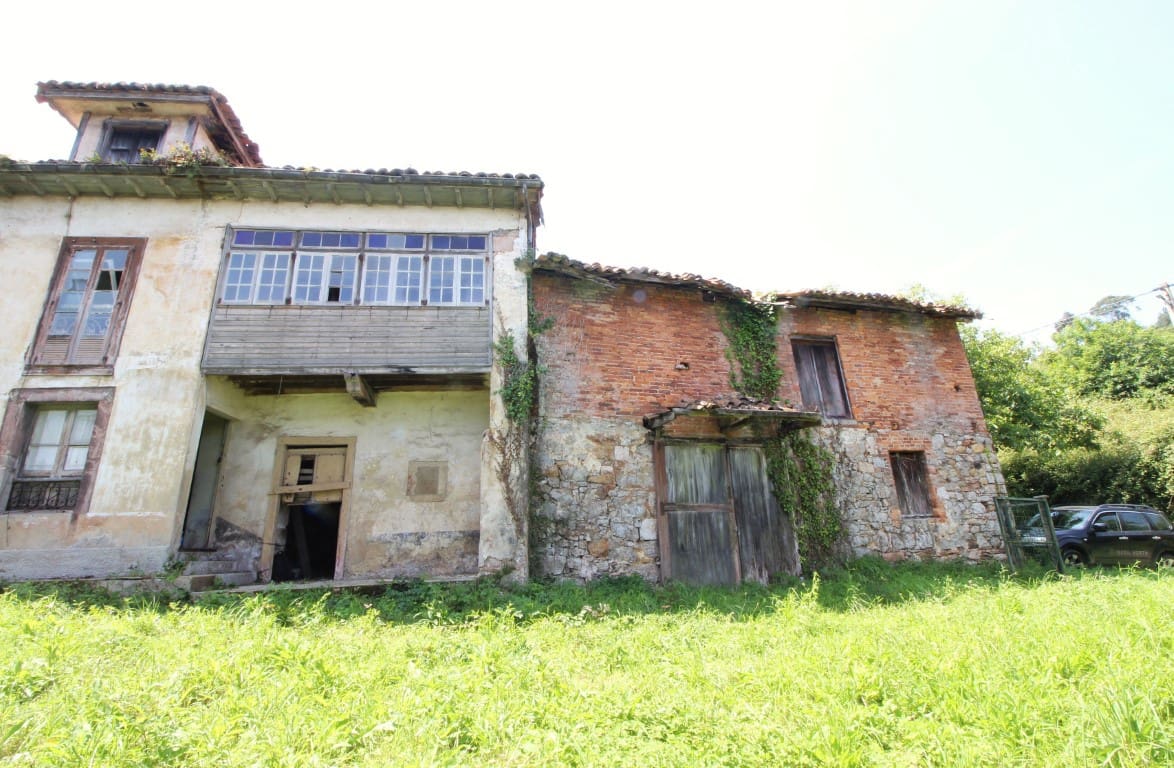 5 soveværelse Finca/Landehus til salg i Castrillon med garage - € 185.000 (Ref: 9033552)