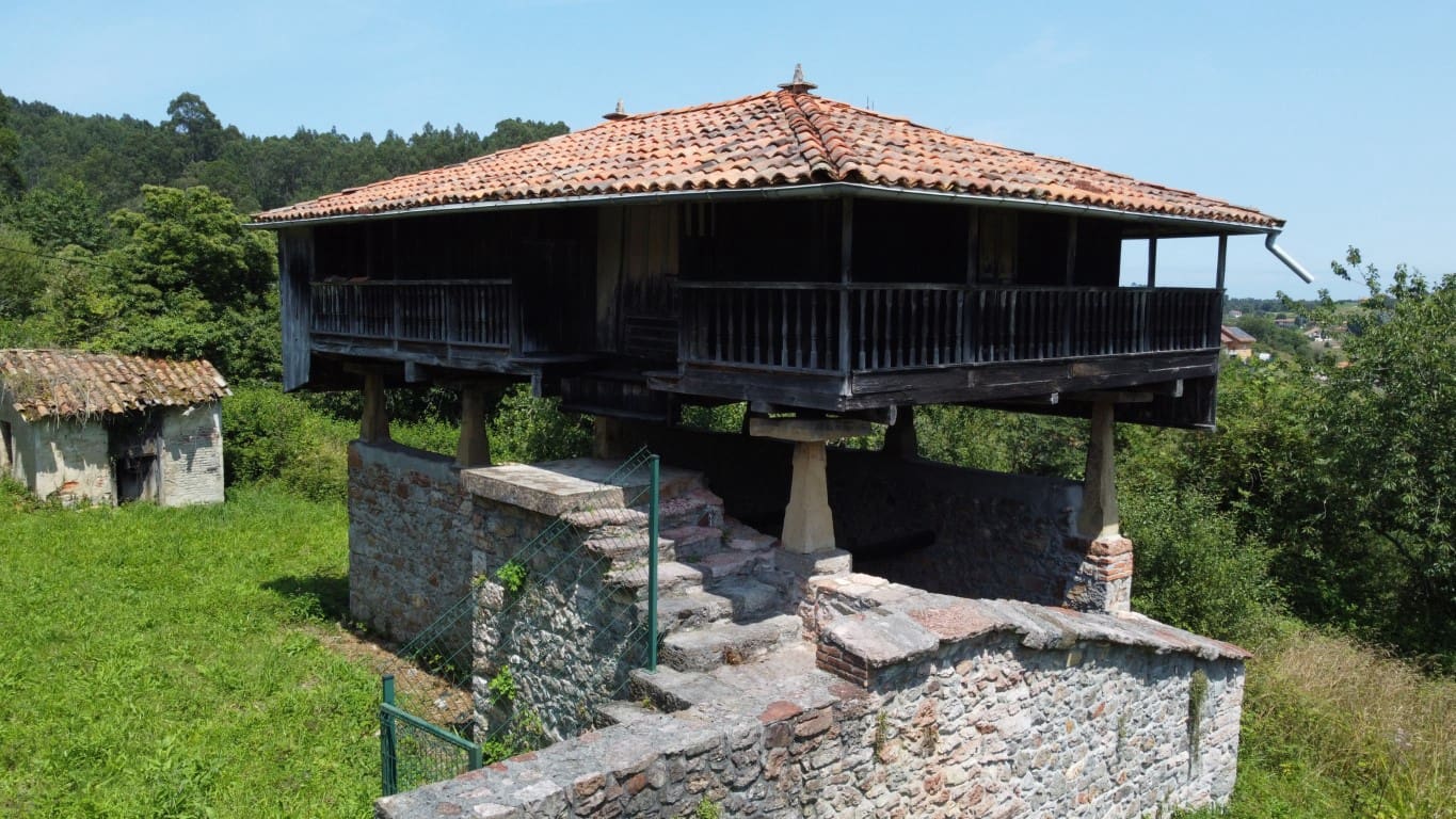 5 soveværelse Finca/Landehus til salg i Castrillon med garage - € 185.000 (Ref: 9033552)