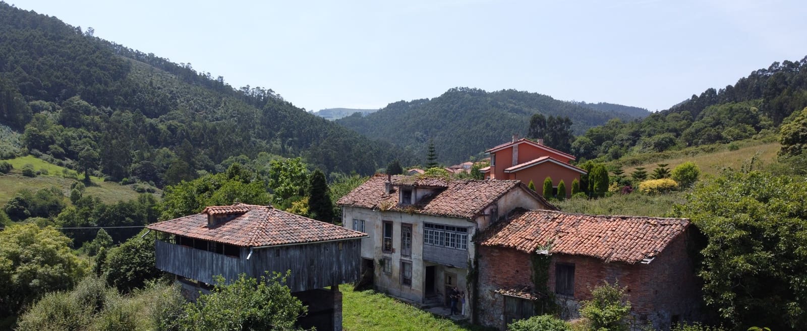 5 soveværelse Finca/Landehus til salg i Castrillon med garage - € 185.000 (Ref: 9033552)