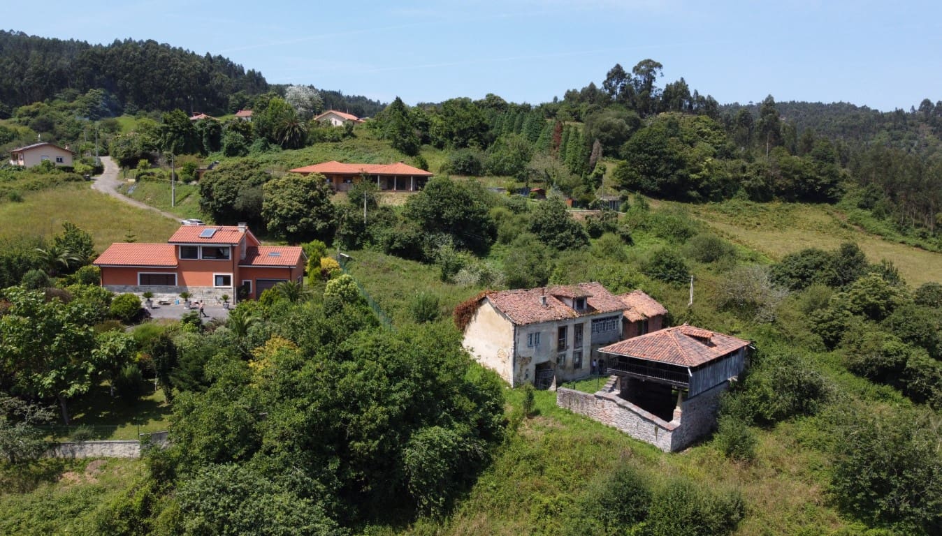 5 soveværelse Finca/Landehus til salg i Castrillon med garage - € 185.000 (Ref: 9033552)