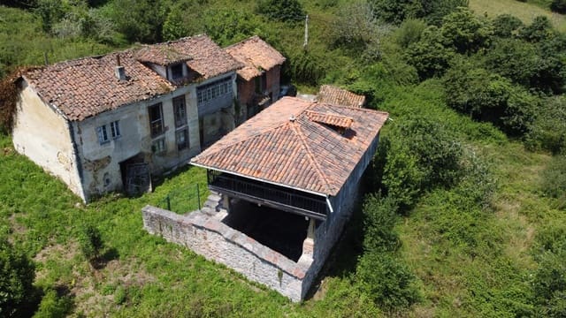 5 bedroom Finca/Country House for sale in Castrillón with garage - € 185,000 (Ref: 9033552)