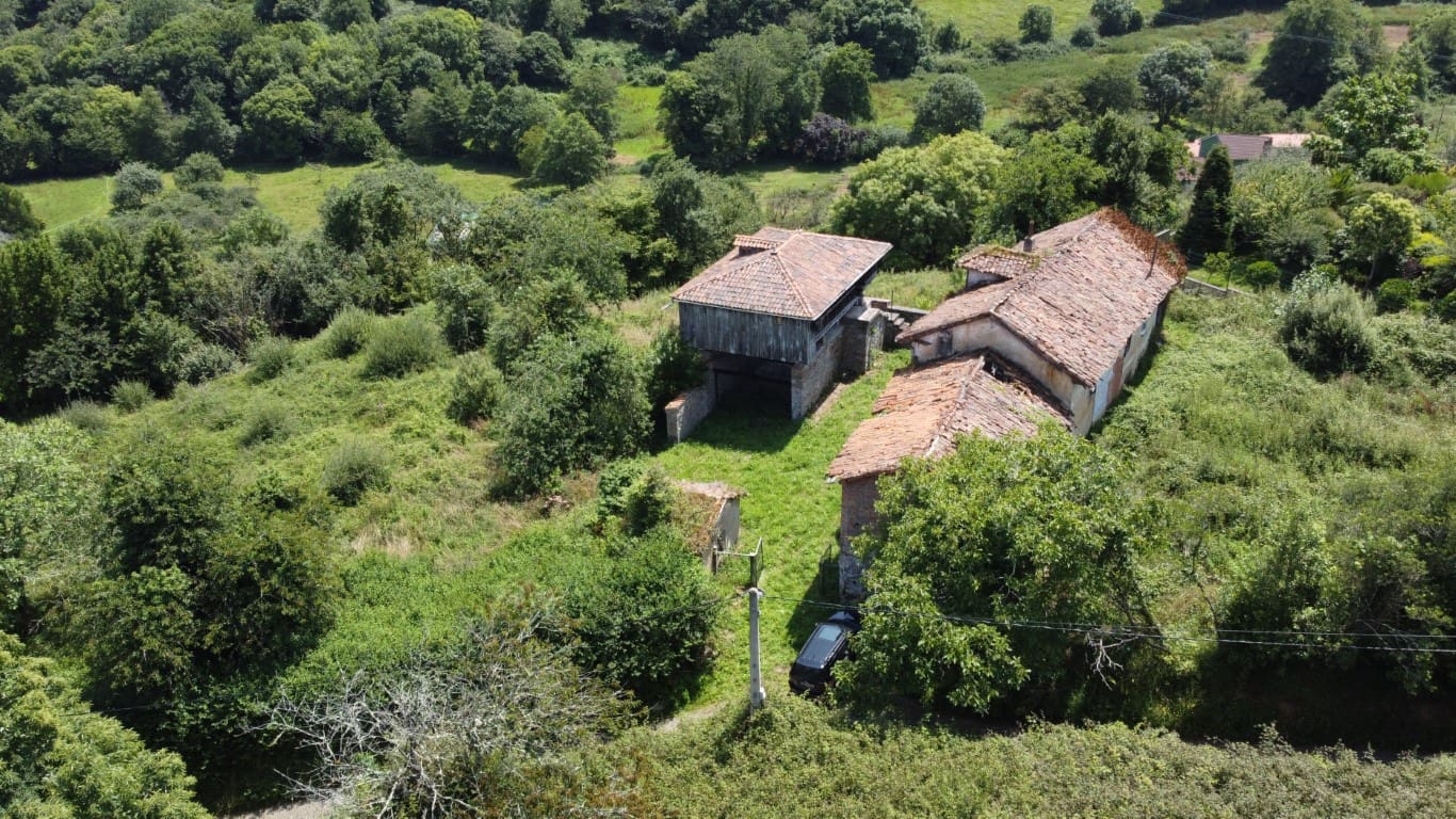 5 soveværelse Finca/Landehus til salg i Castrillon med garage - € 185.000 (Ref: 9033552)