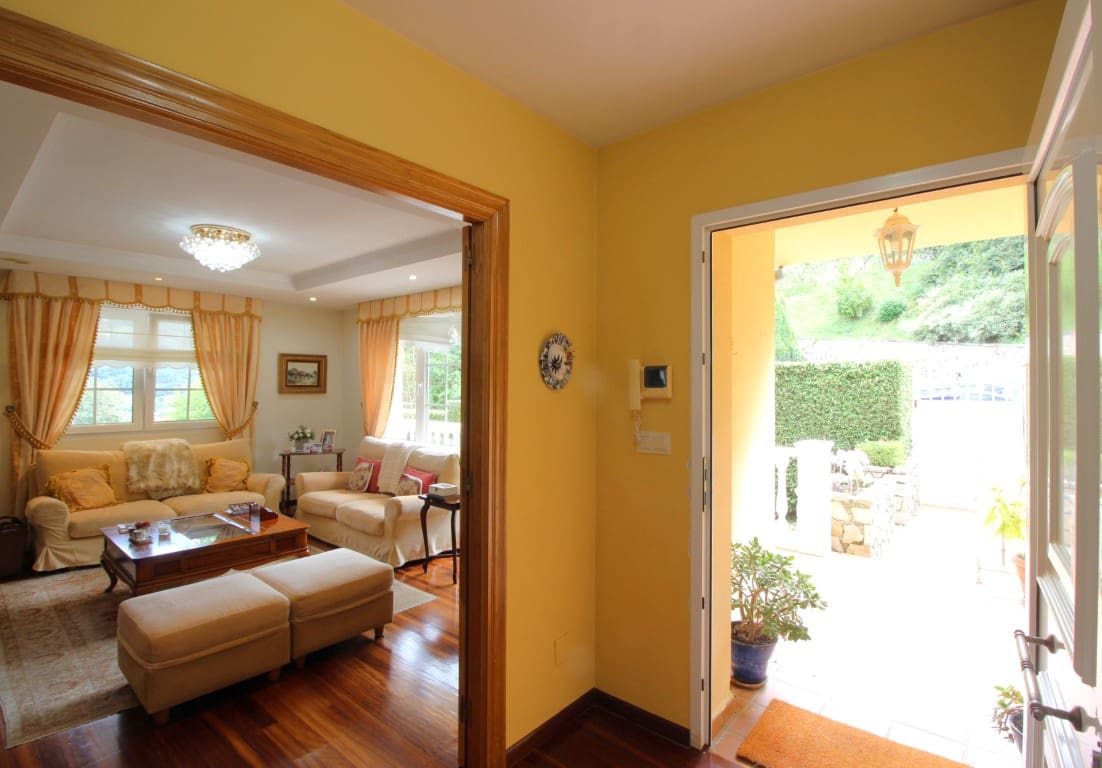 4 soveværelse Villa til salg i Parres med swimmingpool garage - € 640.000 (Ref: 9035855)