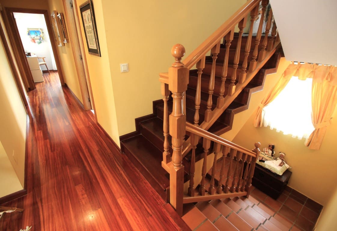 4 soveværelse Villa til salg i Parres med swimmingpool garage - € 640.000 (Ref: 9035855)