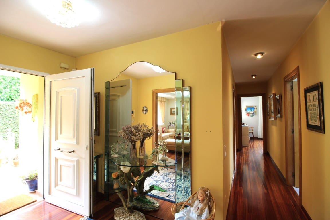 4 soveværelse Villa til salg i Parres med swimmingpool garage - € 640.000 (Ref: 9035855)