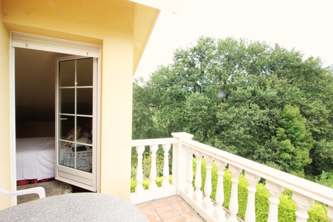 4 soveværelse Villa til salg i Parres med swimmingpool garage - € 640.000 (Ref: 9035855)