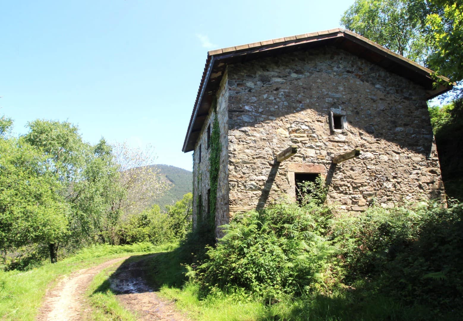 Grunde uden byggetilladelser til salg i Cudillero - € 3.400.000 (Ref: 9058150)