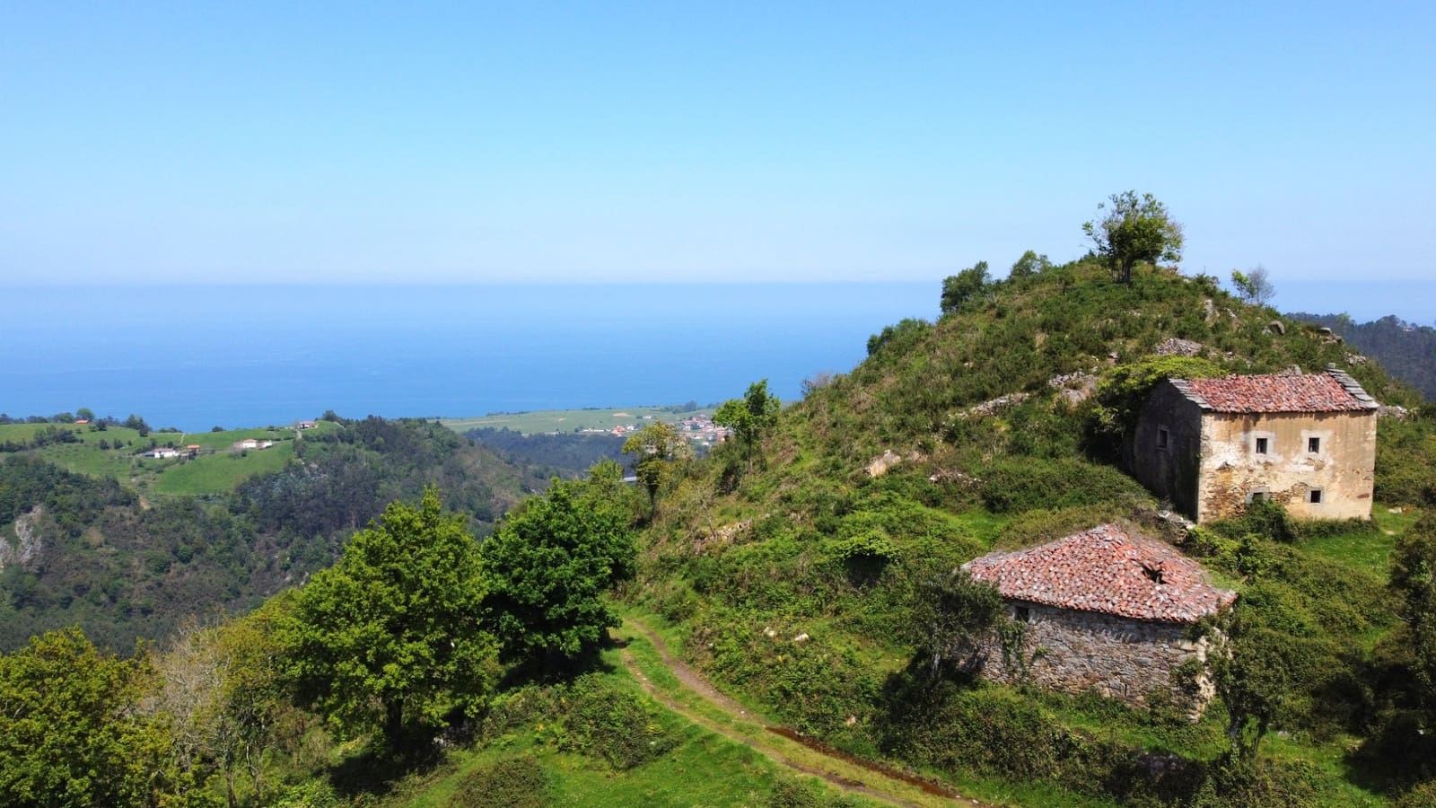 Grunde uden byggetilladelser til salg i Cudillero - € 3.400.000 (Ref: 9058150)