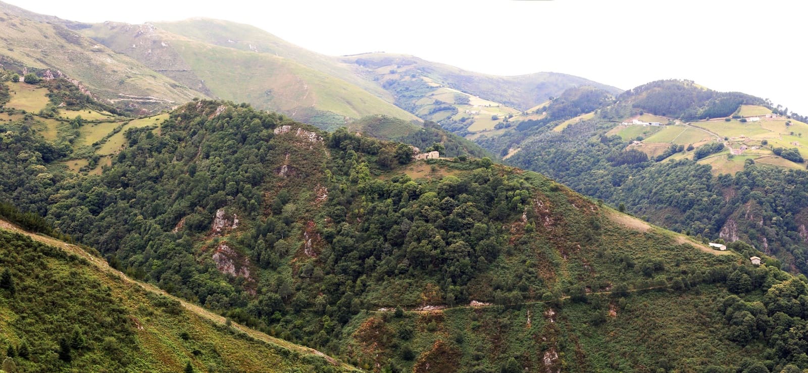 Grunde uden byggetilladelser til salg i Cudillero - € 3.400.000 (Ref: 9058150)