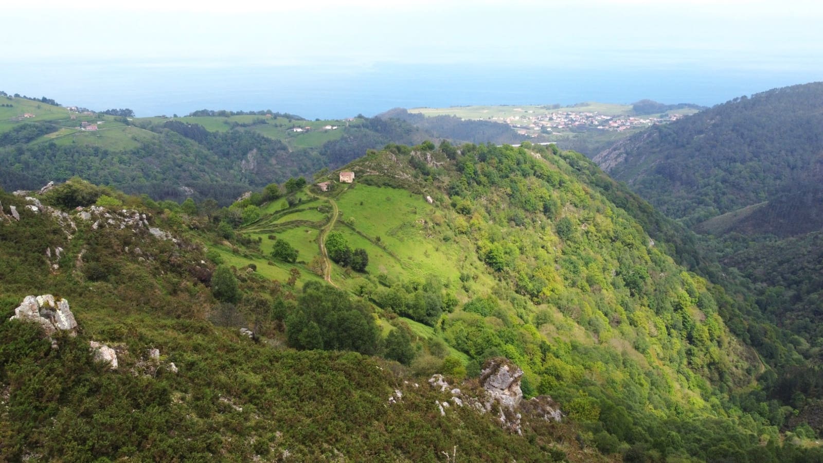 Grunde uden byggetilladelser til salg i Cudillero - € 3.400.000 (Ref: 9058150)