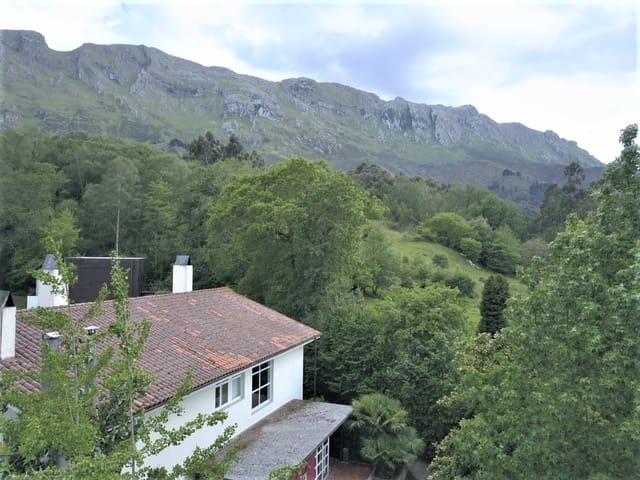 15 bedroom Hotel for sale in Llanes with garage - € 1,950,000 (Ref: 9061887)
