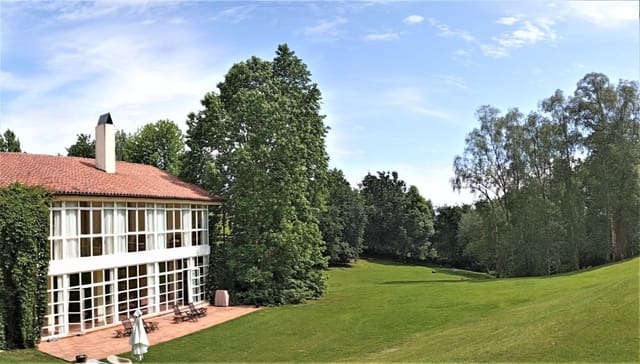 15 bedroom Hotel for sale in Llanes with garage - € 1,950,000 (Ref: 9061887)