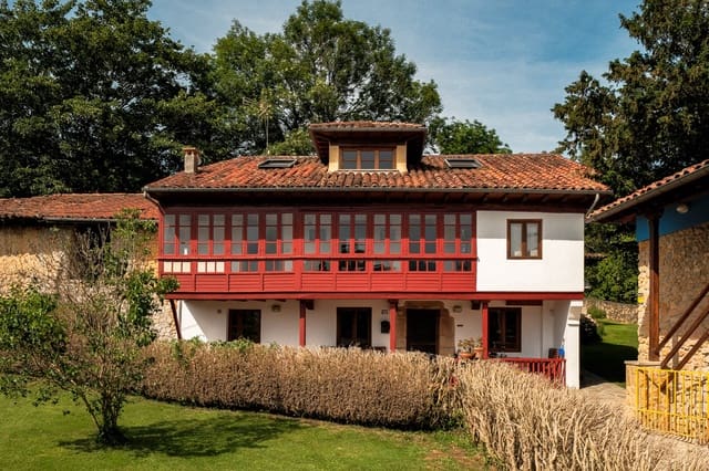 7 soveværelse Finca/Landehus til salg i Cadanes, Piloña med garage - € 595.000 (Ref: 9061891)