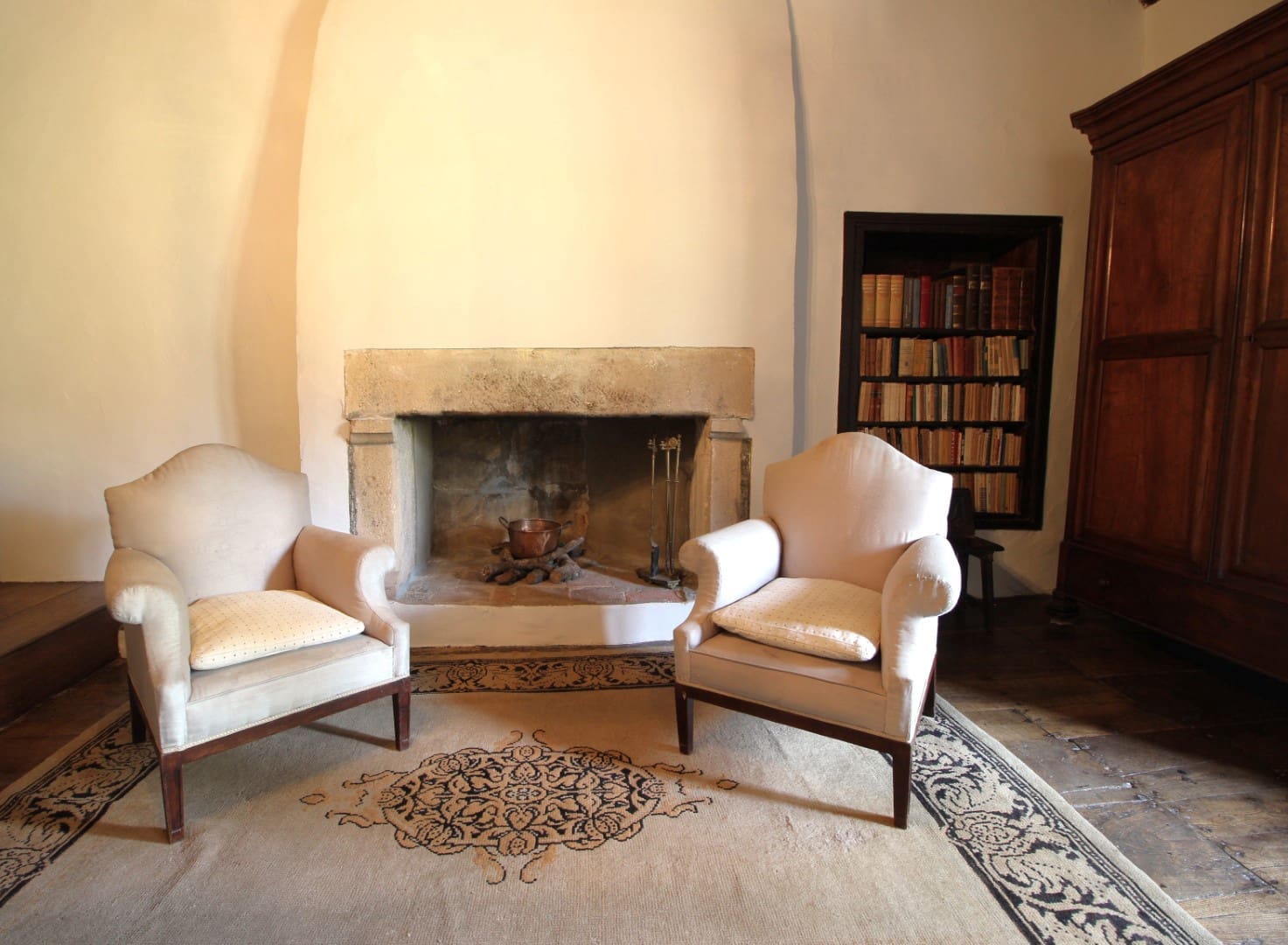 9 soveværelse Finca/Landehus til salg i Salas med garage - € 2.950.000 (Ref: 9061918)